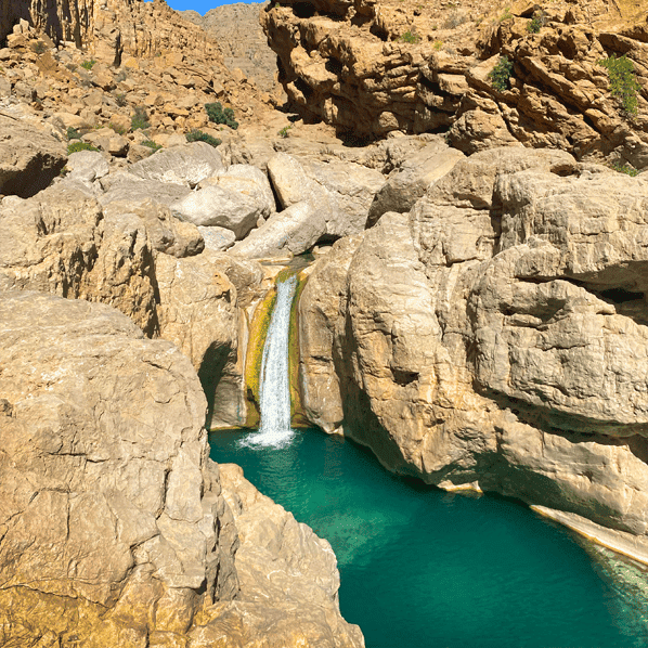 CROSSING THE SALMA PLATEAU